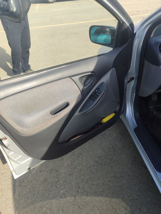 Продам Тойота Ярис 1999г.в.