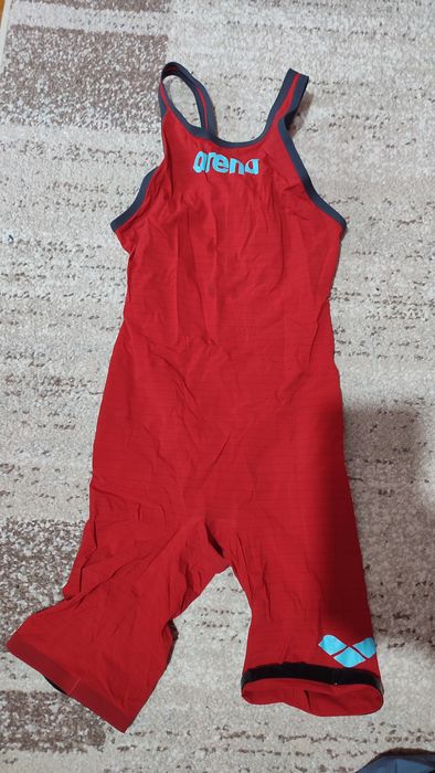 Costum inot de competitie