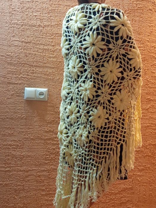 Пончо- платок ручной работы