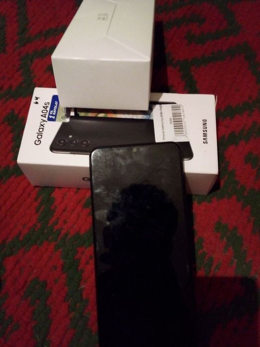 Samsunga. 04 s galaxy