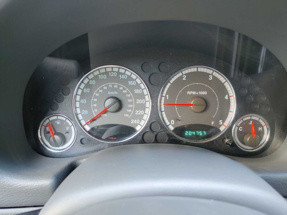 Jeep Cherokee KJ 2.8 CRD, 2005 г., автоматик и 4x4, на реални 204 757 км.