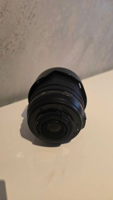 Teleobiectiv Nikon 18-135mm DX – stare excelentă