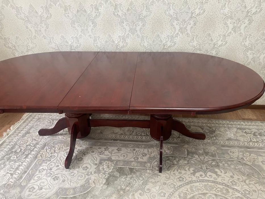 Стол для гостей красные дерева