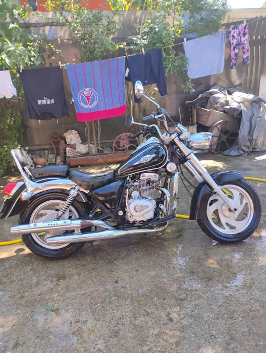 Vând motocicleta Jin lun de 150 cv