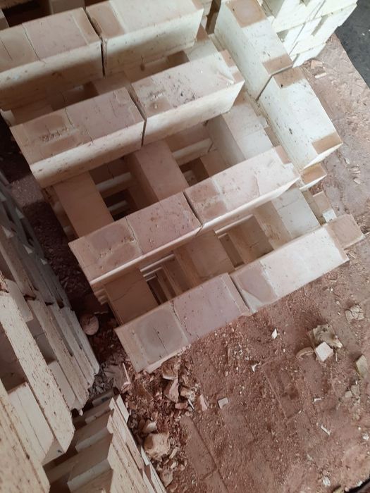 Пишган ва Хом гишт Кирпич