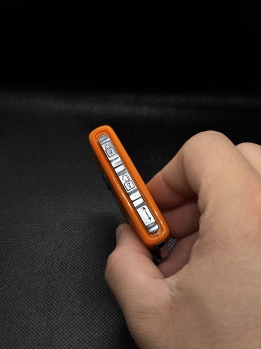 Carcasă cheie Volvo portocalie – compatibilă 2018+ (4 butoane)