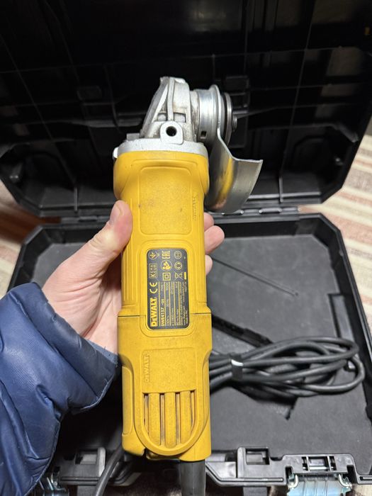 Polizor unghiular dewalt cu cutie stak