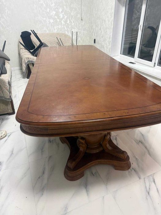 Продам стол срочно