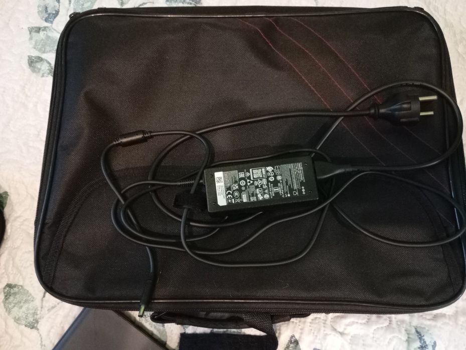 Лаптоп Dell Vostro