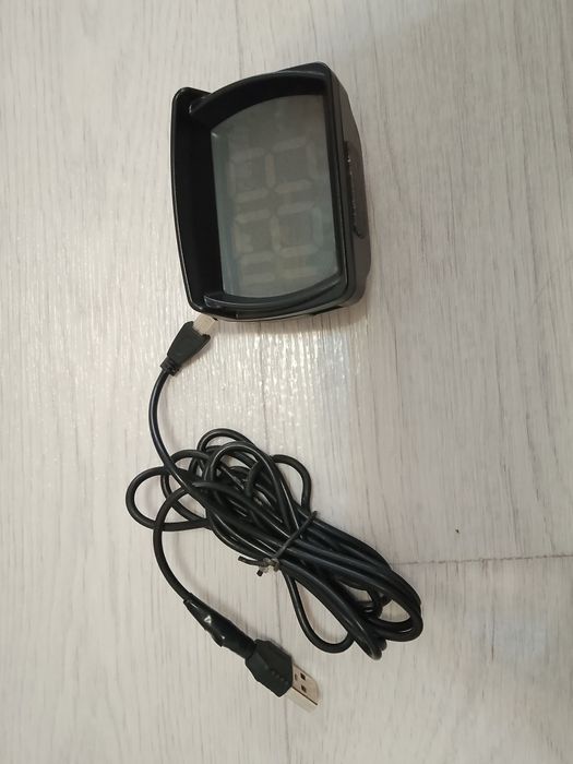 Электронный GPS спидометр на авто .