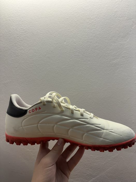 Ghete Adidas de fotbal