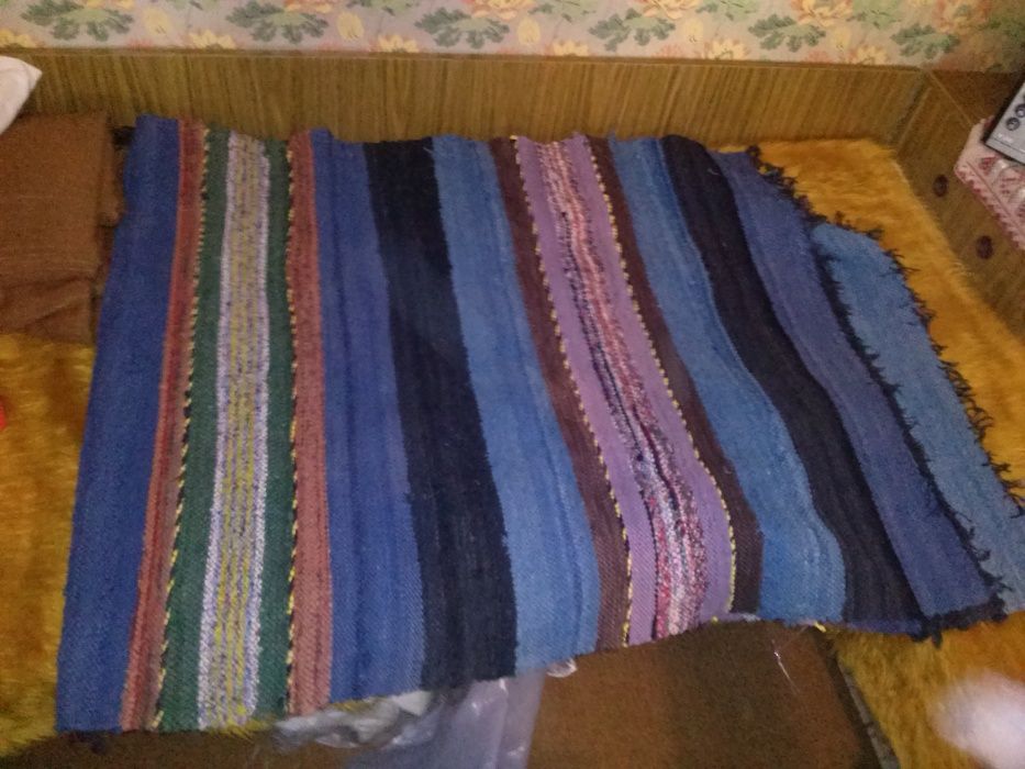 Черги, килими жакардови, килимчета за стена