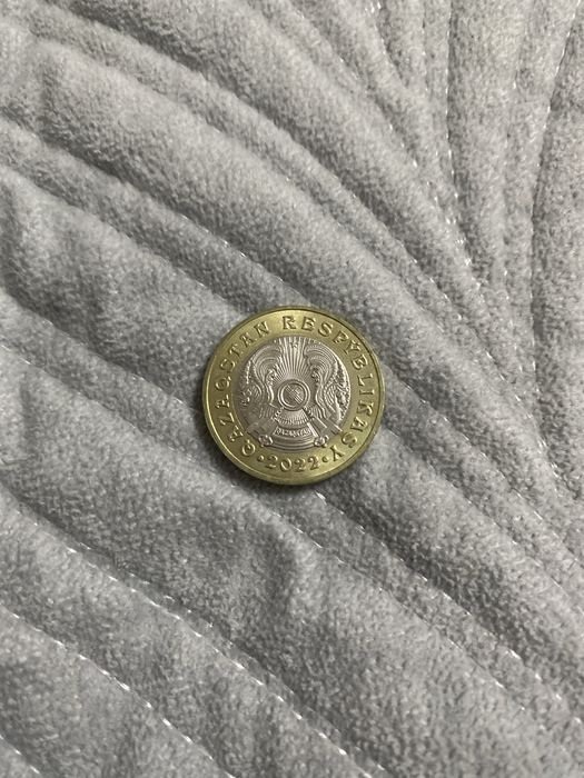 Продам монету 100 теннге