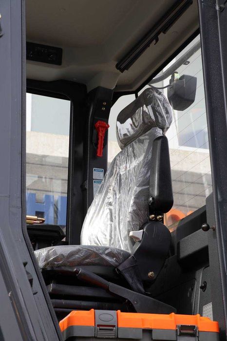 Тош карьерларда ишлатиш учун  3,3 м3 юклагич toshkentda! CLG856H