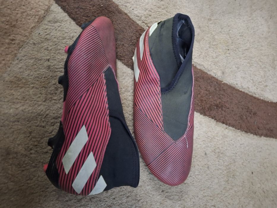 Бутони за футбол