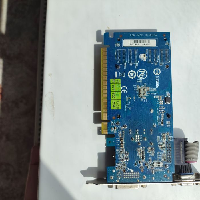 Видеокарта gt520