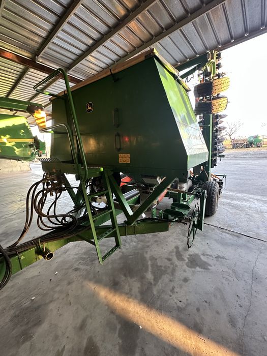 Сеялка John Deere 740A