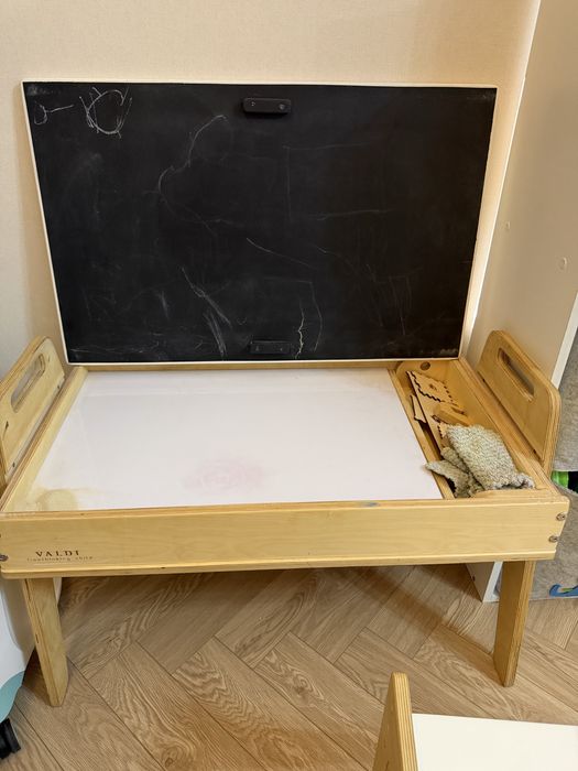 Продам детский стол и стульчик