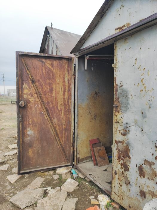 Будка железная продаётся