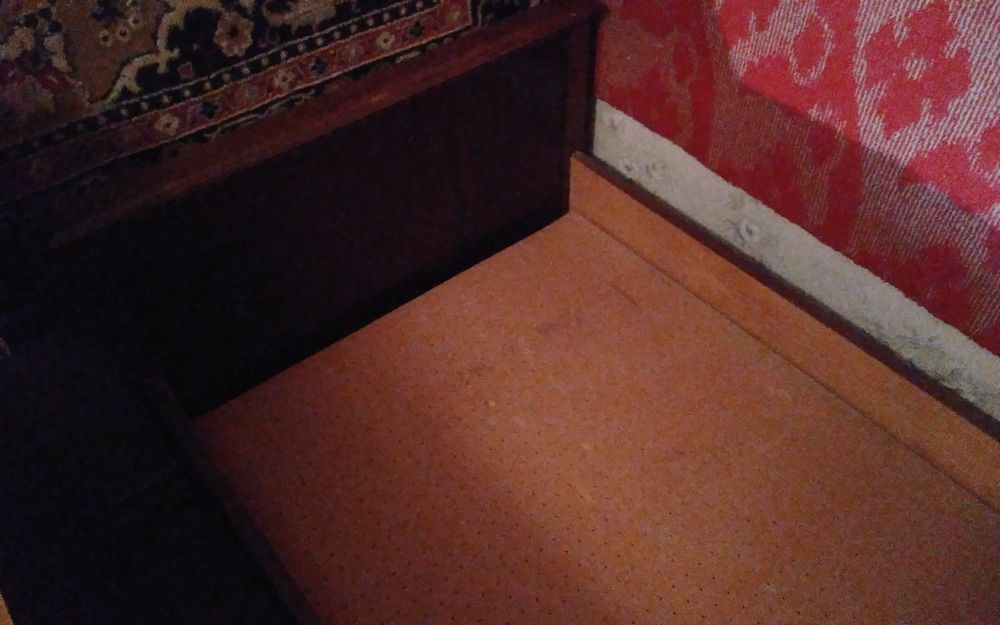Продам кровать полуторку б/у