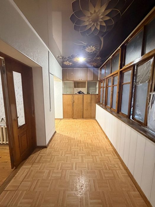 Срочно сотилади Яккасарой тумани Шота Руставили 2/4/4