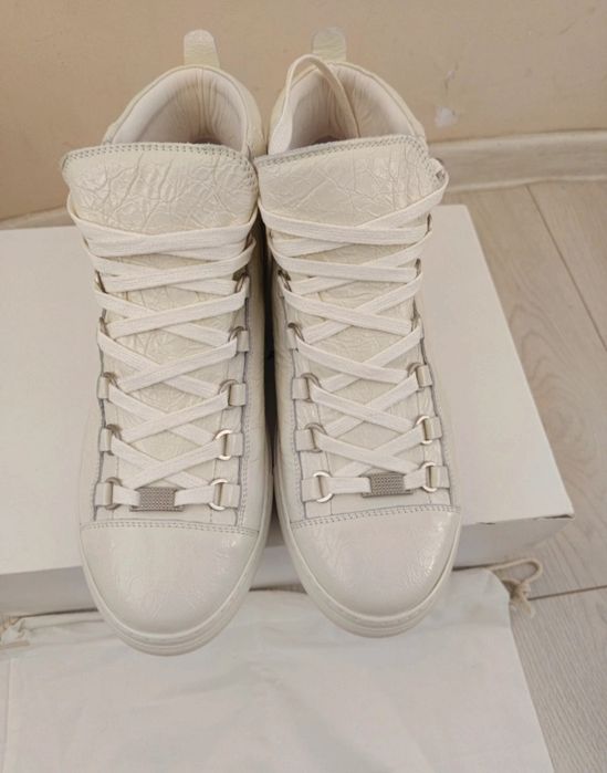 Balenciaga arena white
