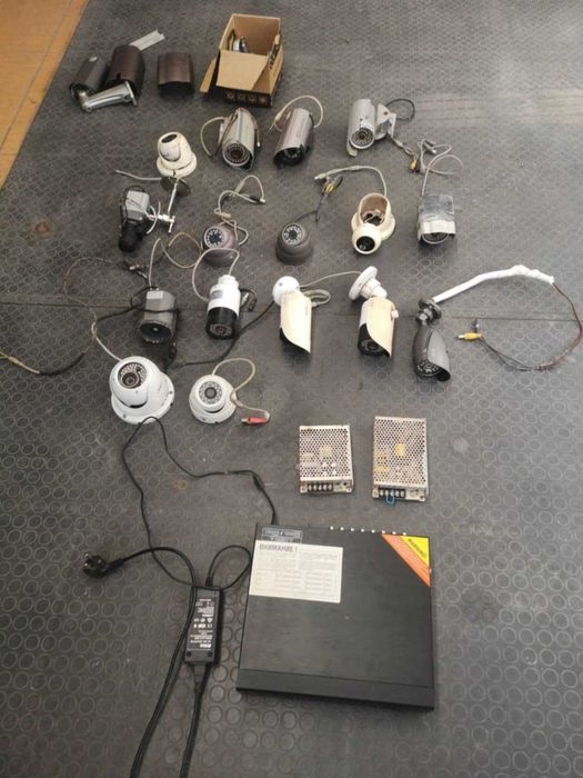 DVR TVT за 16 камери, използван + 16 камери и 2 захранващи устройства.