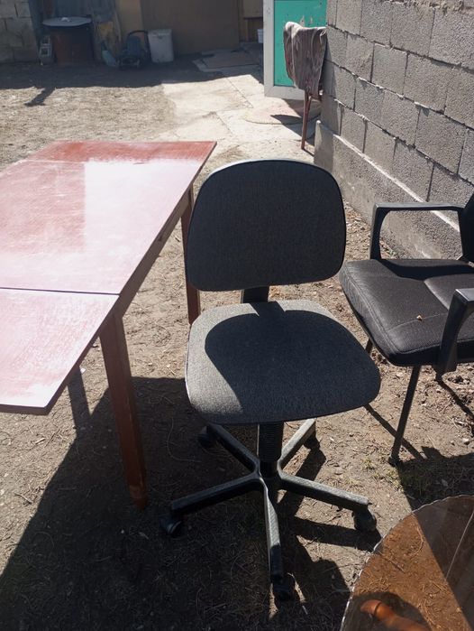 Продам стол для кухни