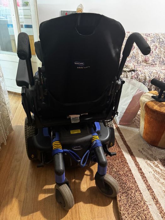 Scaun cu rotile electric