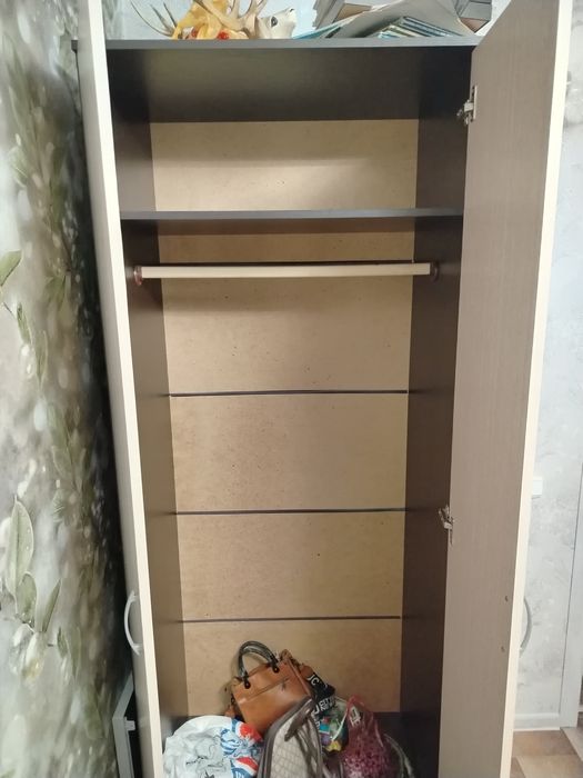 Продам шкаф 10000т