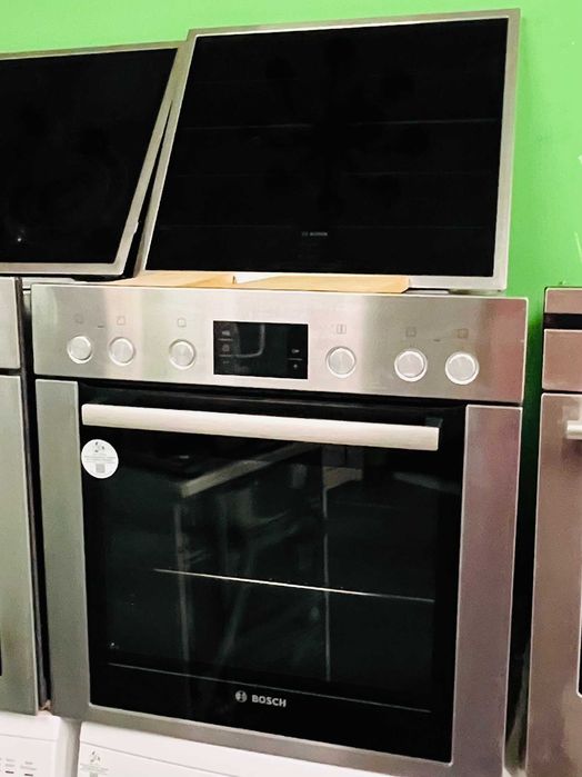 Комплект за вграждане: Фурна Bosch HEG73B450 с индукционен плот
