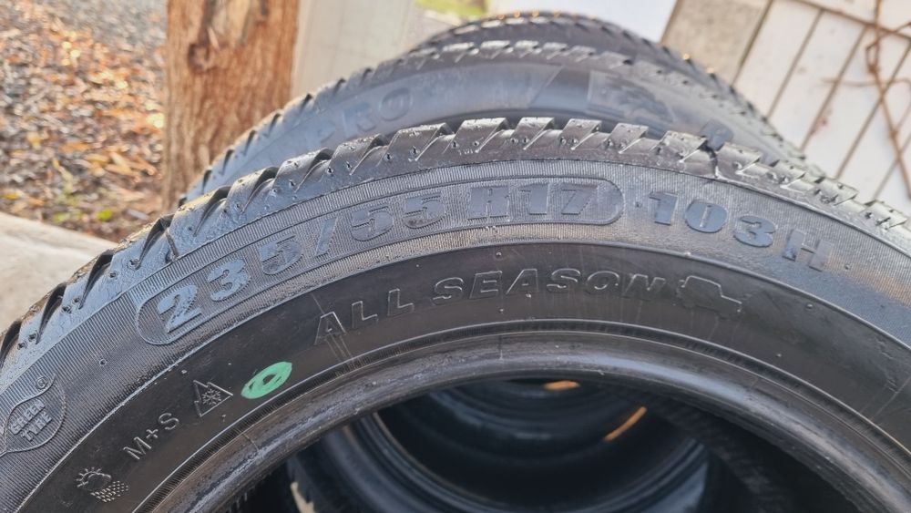 Anvelope iarna 235/55 R17 pret/set 600 ron