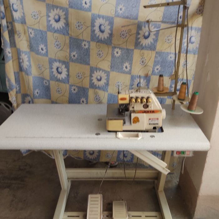 Швейная машина обычная и оверлок