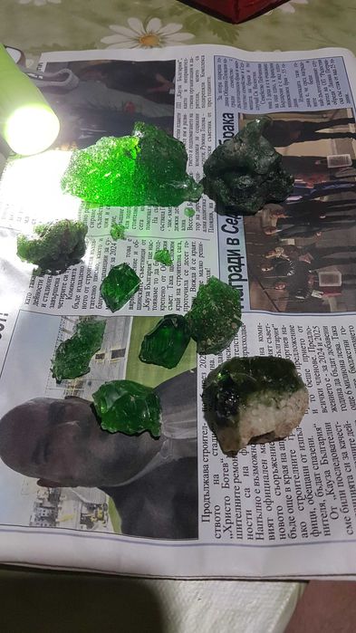 Обсидиан необработен