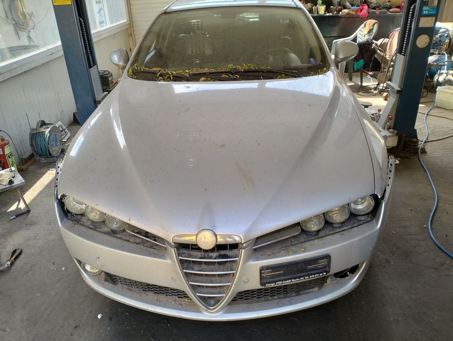 Алфа 159на части