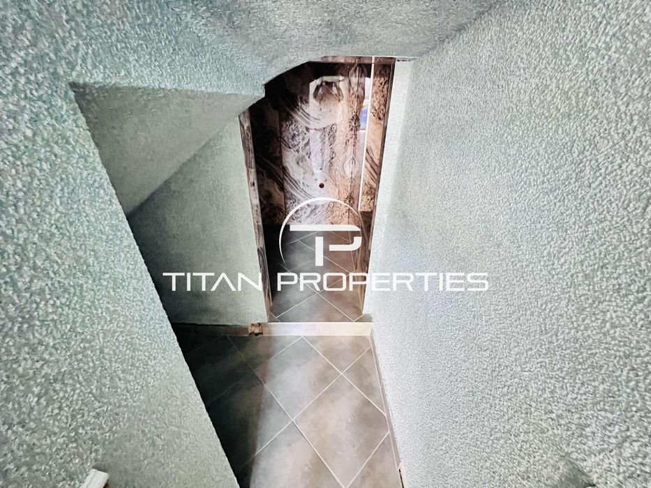 Дава се под наем Офис в Бургас, Възраждане - 40 кв.м за 408 € - Снимка #1