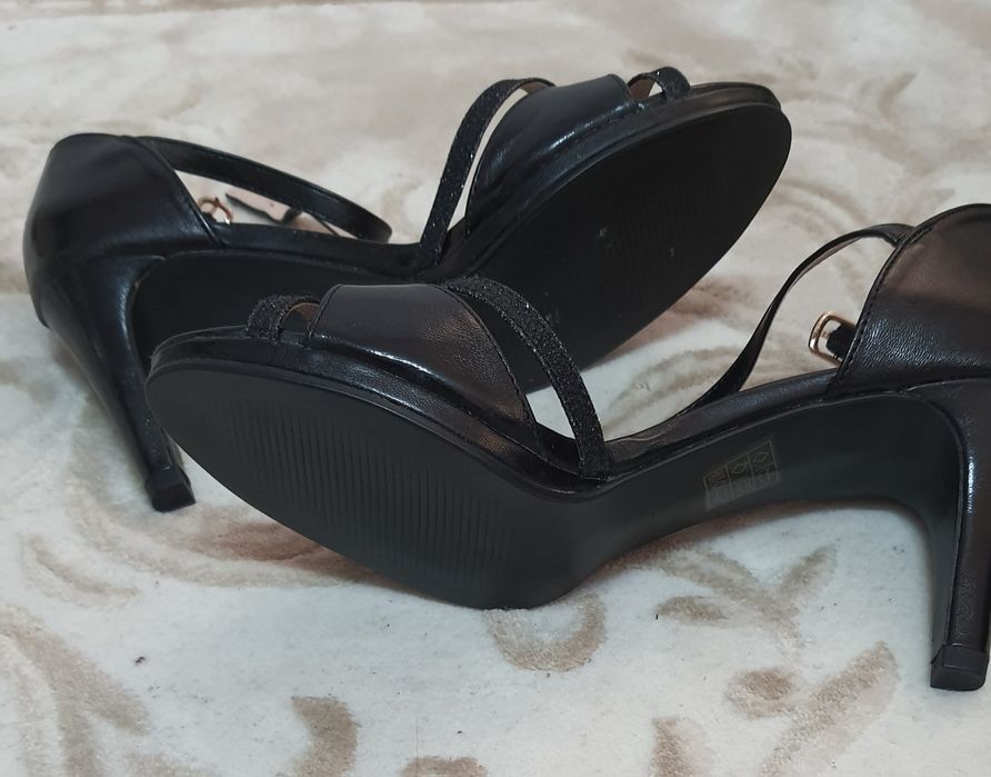 Sandale imitație de piele 40