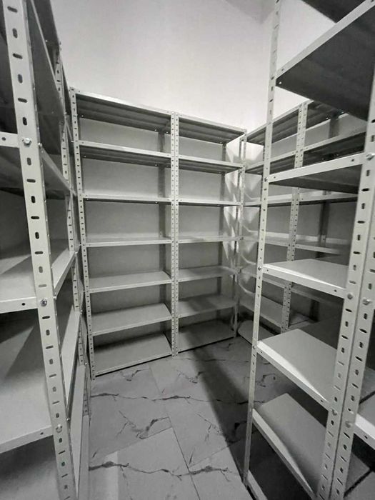 Mustahkam metall stellajlar