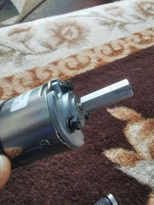 Motoras  BUHLER DC 24v/3700rot