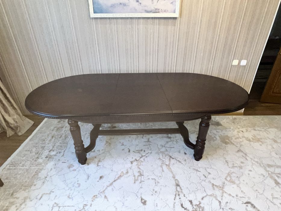 Стол , деревянный, 6 стульев .