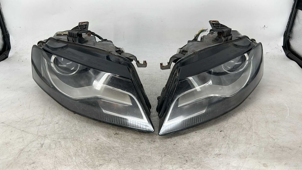 Far stanga/dreapta cu xenon Audi A4 B8 an 2010