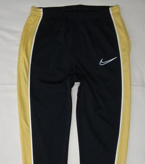 Nike DRI-FIT Joga Bonito Pants оригинално долнище S Найк спорт долница