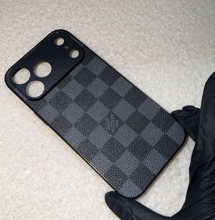 Husa telefon  Iphone 17 pro max- Louis Vuitton Paris