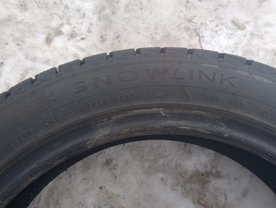 Продам шины зимние липучка