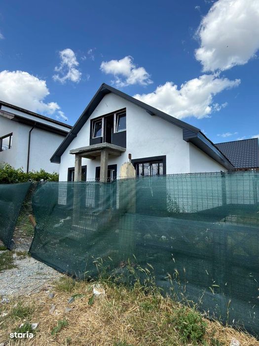 Casă P+M cu 4 Camere - Lumina | TEREN 270MP