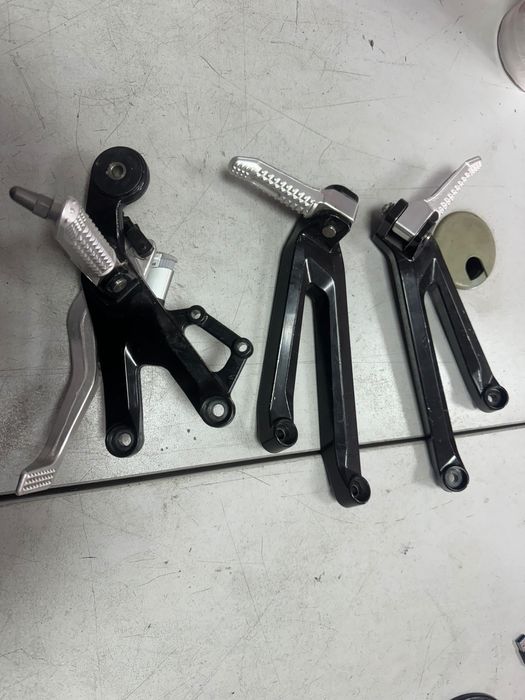 BMW S1000 RR конзоли със степенки / предна / задни