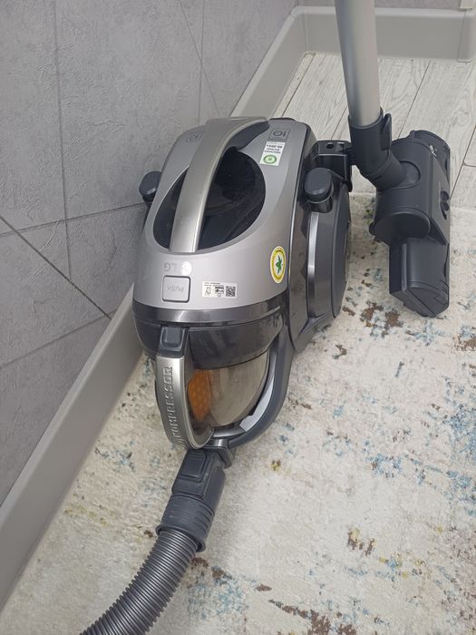 Продаёся Пылесос LG