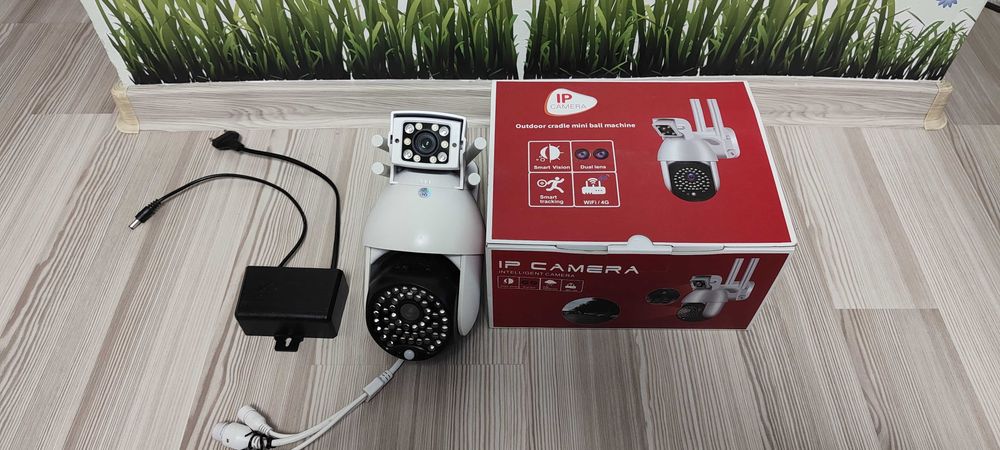 Camera inteligenta wifi rezistenta la apa