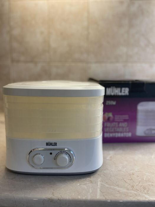 Уред за сушене на плодове MUHLER DHY-300T
