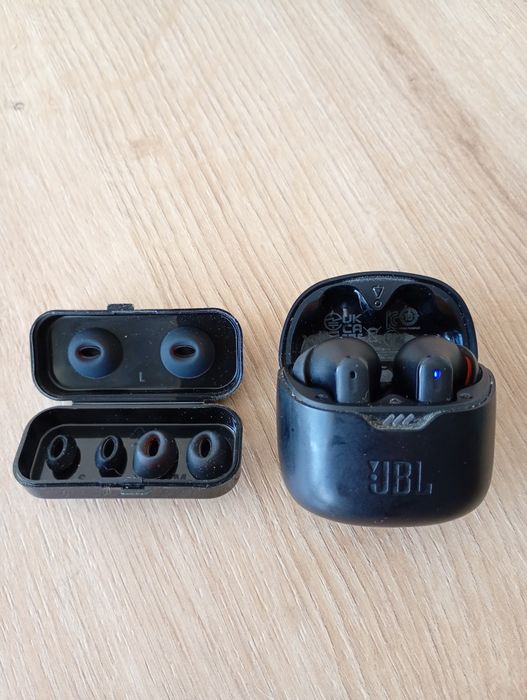 Căști wireless JBL Tune Flex – ANC, Bluetooth, set complet dopuri